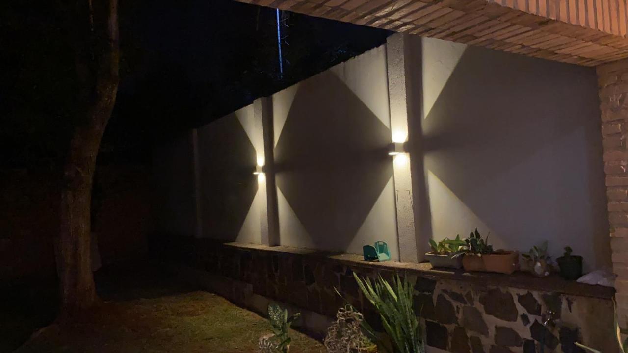 Moderna Y Unica Casa Independiente Con Jardin Y Estacionamiento シウダー・デル・エステ エクステリア 写真