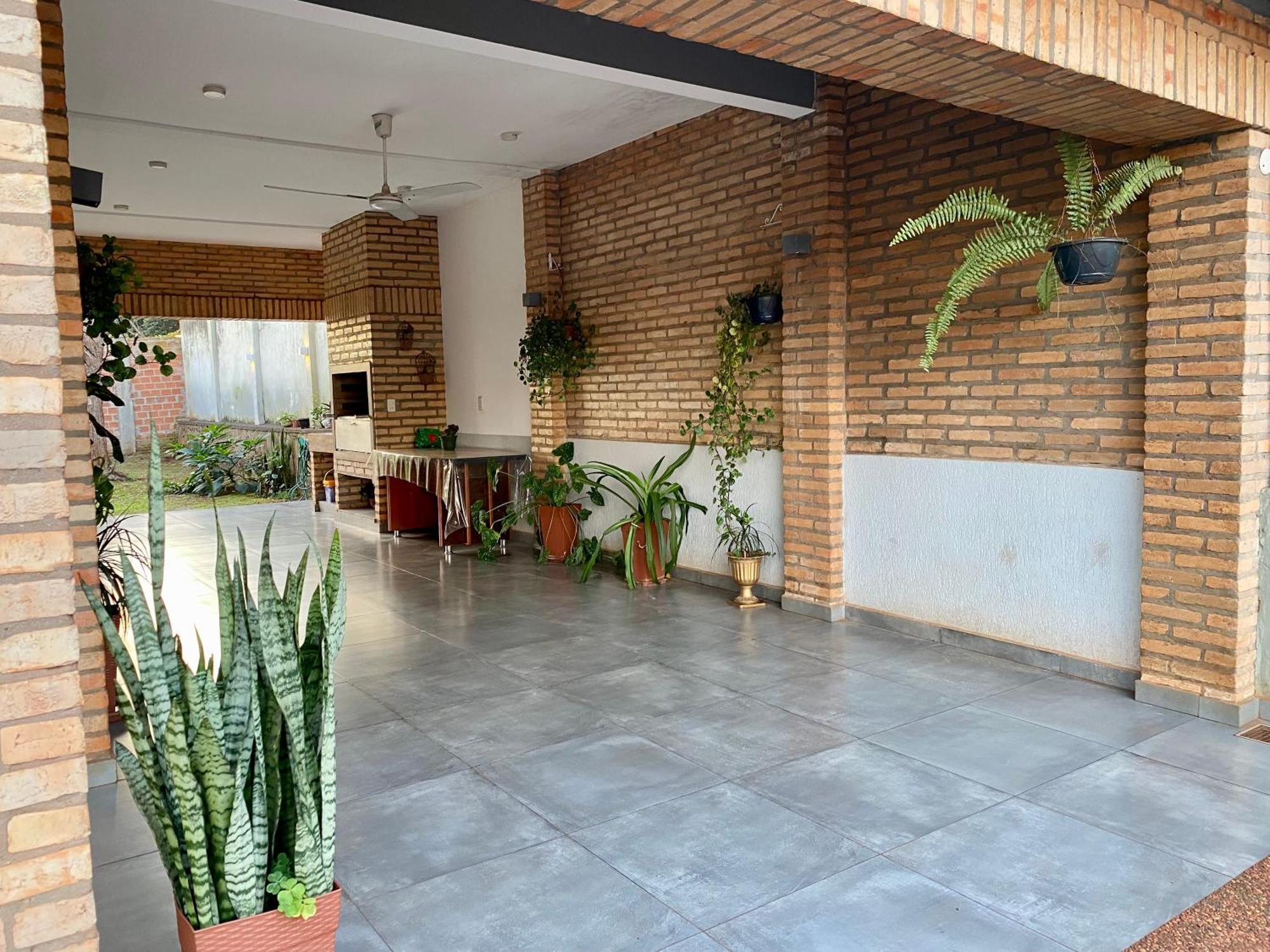 Moderna Y Unica Casa Independiente Con Jardin Y Estacionamiento シウダー・デル・エステ エクステリア 写真